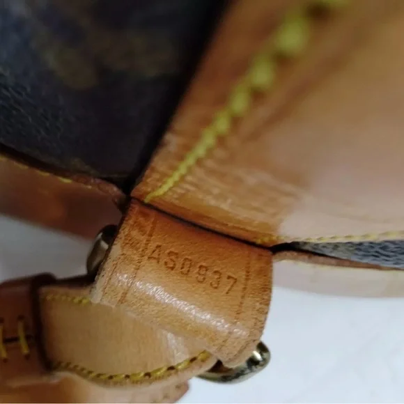 Louis Vuitton LV Shoulder Bag Randonnee PM Brown Monogram - Picture 9 of 11